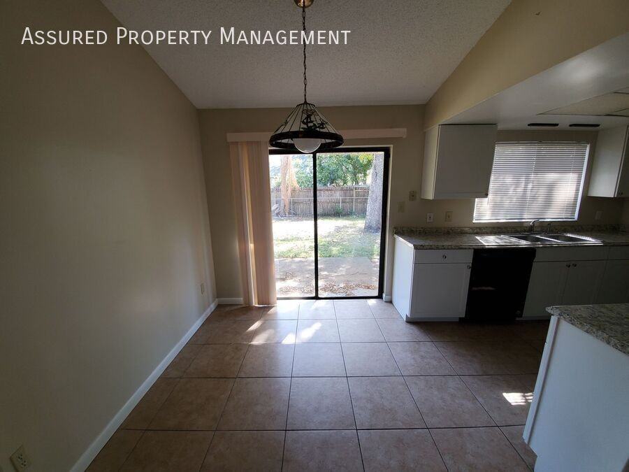 2727 Dobbin Dr - Photo 3 of 12