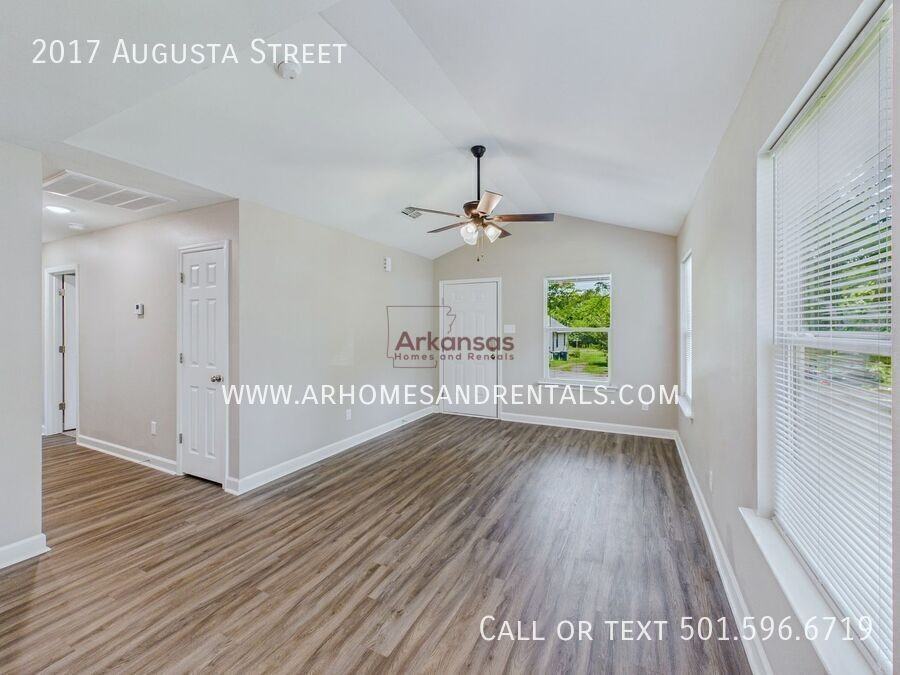 2017 Augusta St - Photo 2 of 16