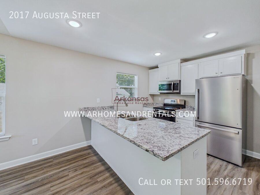 2017 Augusta St - Photo 4 of 16