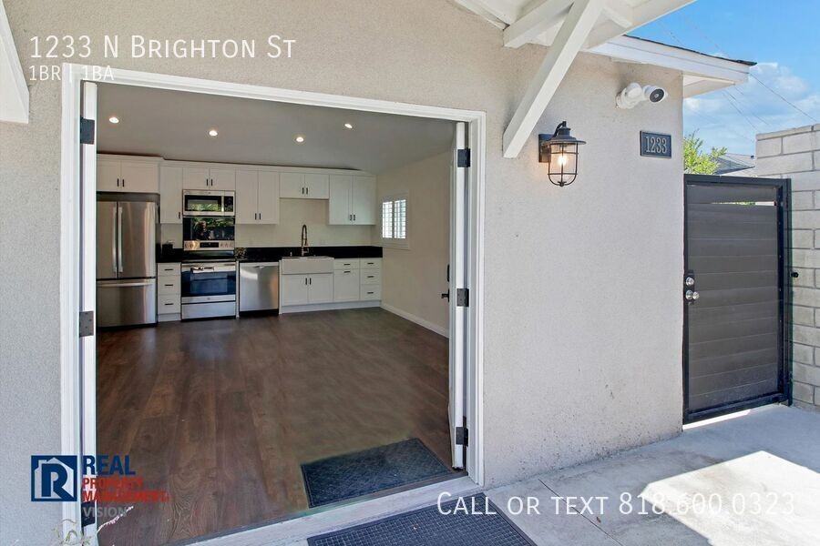1233 N Brighton St - Photo 6 of 30