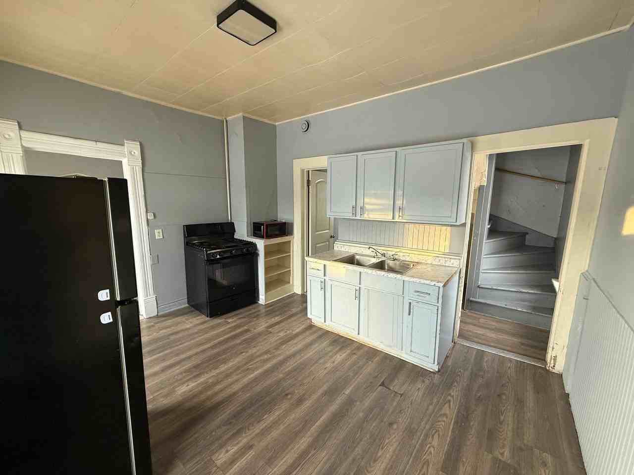 1552 S 3rd St - Photo 3 of 13