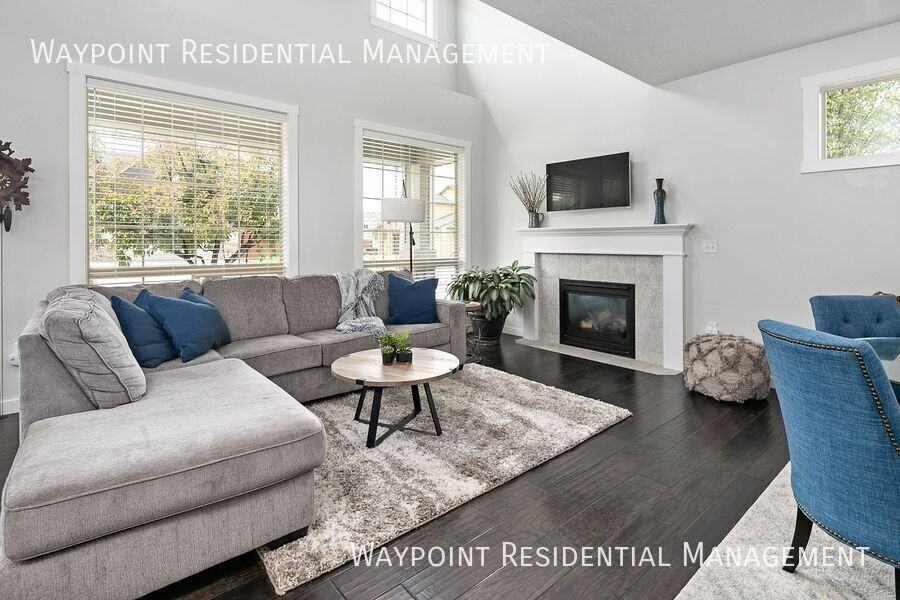 4342 S Axiom Ave - Photo 4 of 37