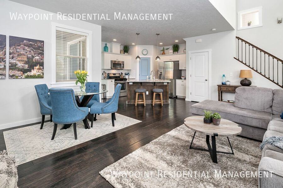 4342 S Axiom Ave - Photo 6 of 37