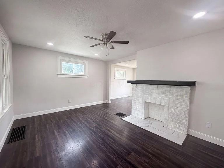 965 Stewart Avenue - Photo 2 of 7