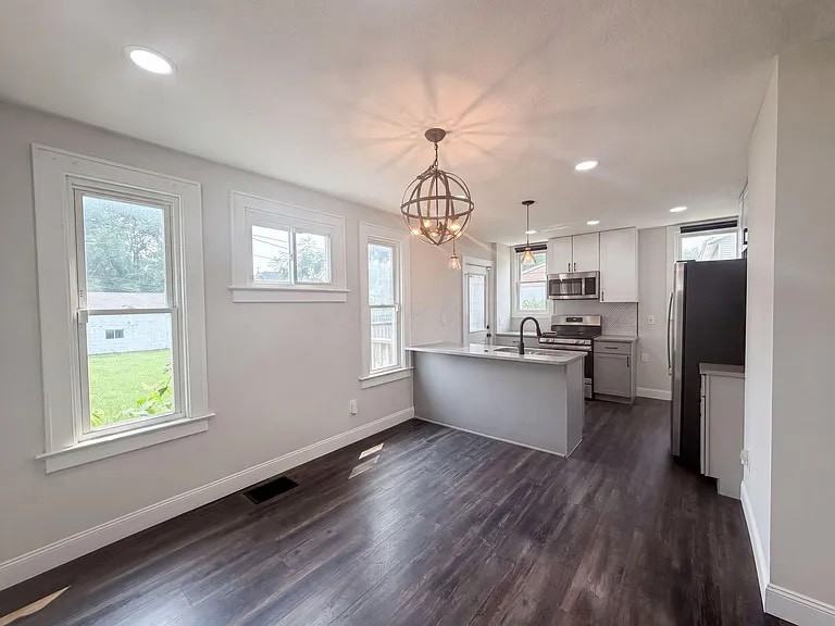 965 Stewart Avenue - Photo 6 of 7