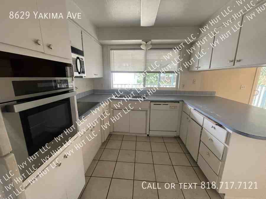 8629 Yakima Ave - Photo 4 of 11