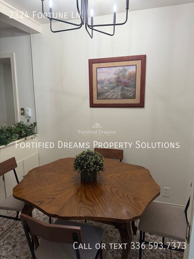 2324 Fortune Ln - Photo 5 of 25