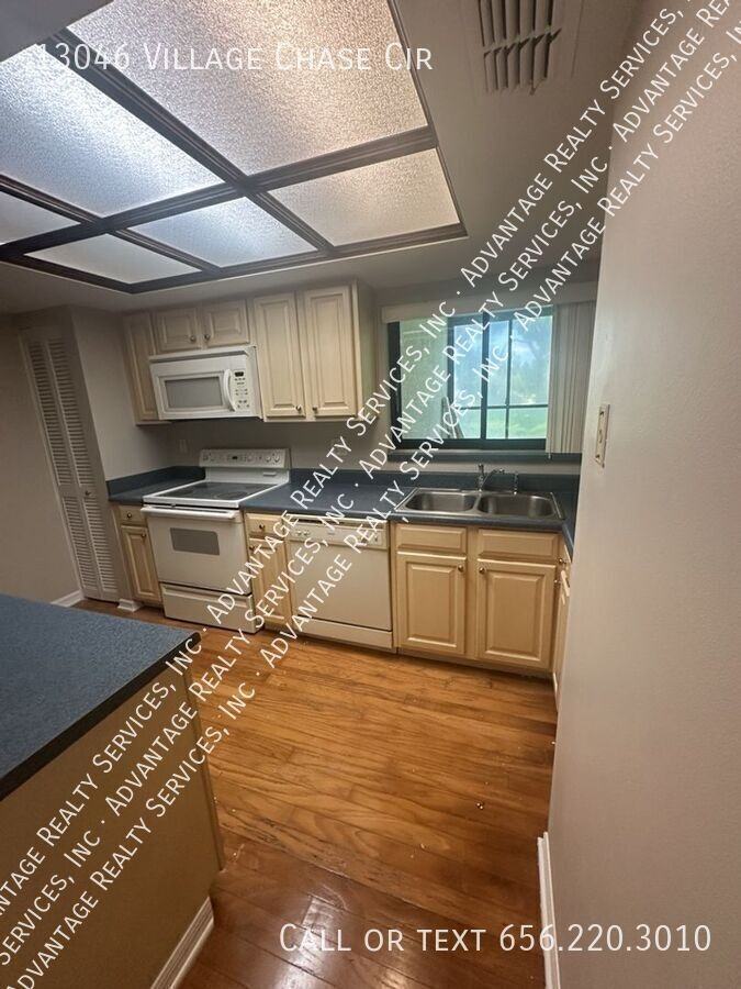 13046 Village Chase Cir - Photo 3 of 22