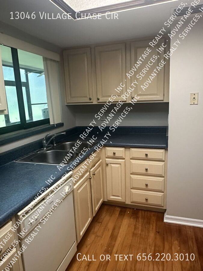 13046 Village Chase Cir - Photo 5 of 22