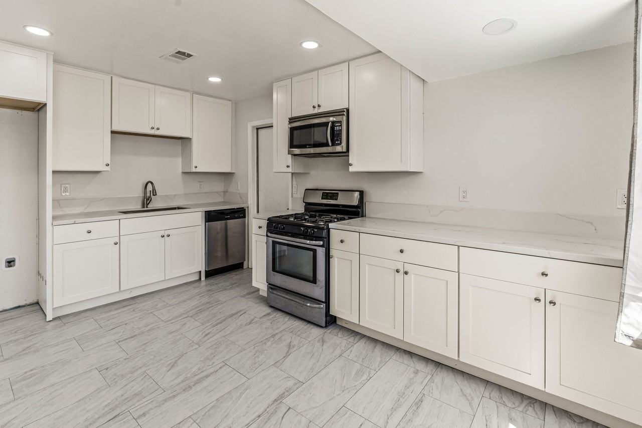 3728 Odom St #1 - Photo 7 of 25
