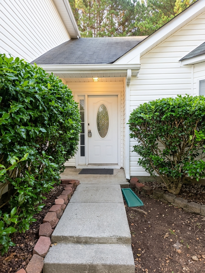 5420 Sapphire Circle - Photo 2 of 18
