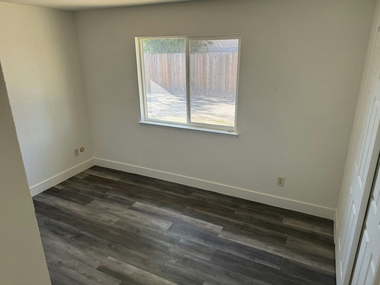 4240 76th Street, Unit 4240 - Photo 4 of 5