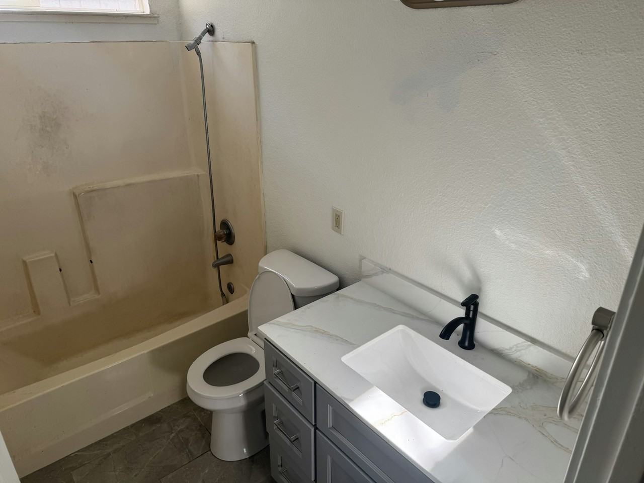 4240 76th Street, Unit 4240 - Photo 5 of 5