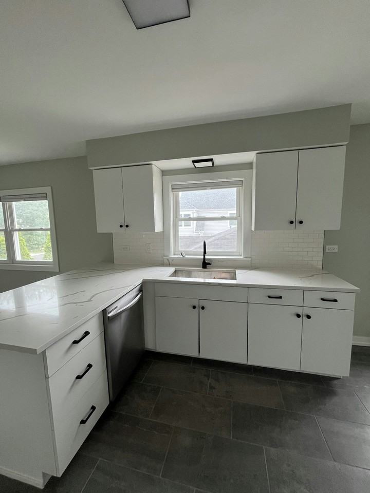 278 N Oaklawn Ave, Unit 2 - Photo 3 of 12