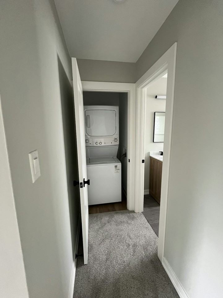 278 N Oaklawn Ave, Unit 2 - Photo 6 of 12