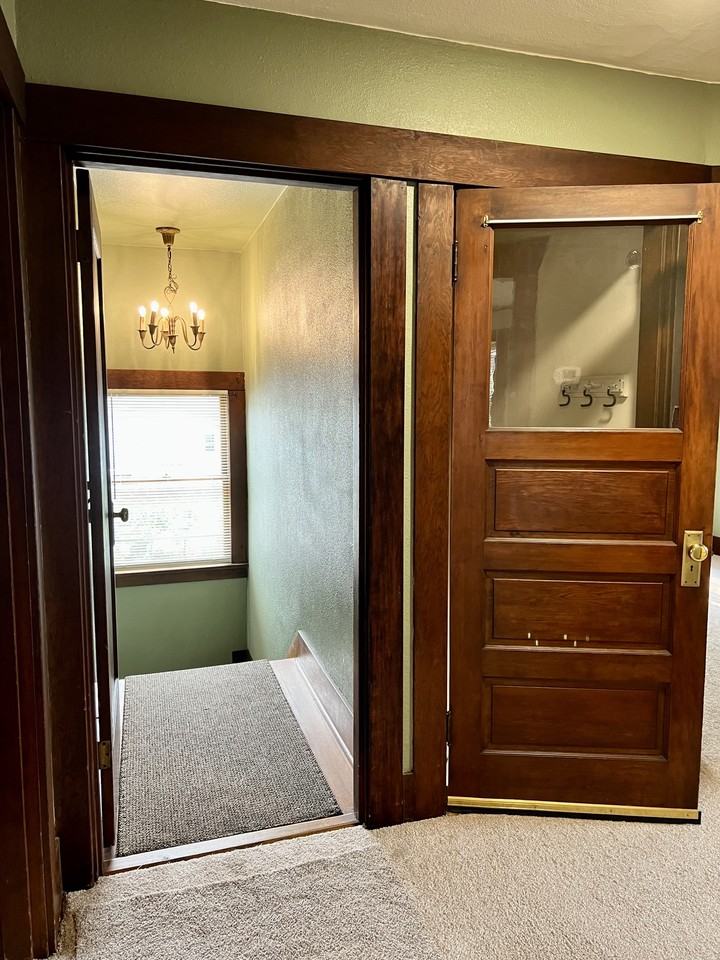 1112 N Beech St #1112 - Photo 3 of 36
