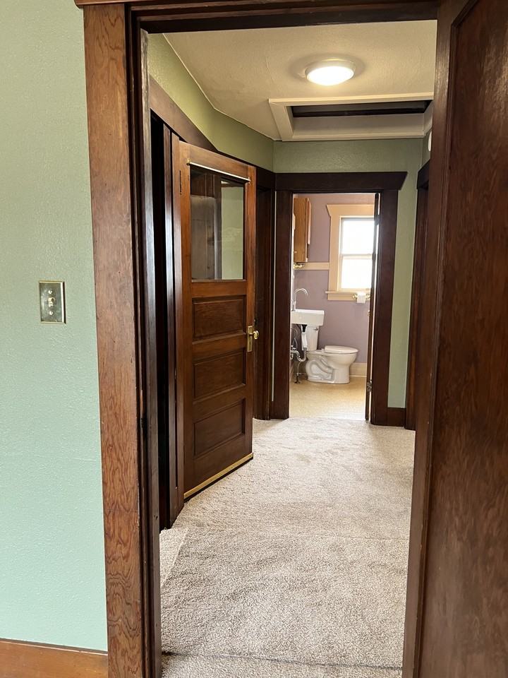 1112 N Beech St #1112 - Photo 4 of 36