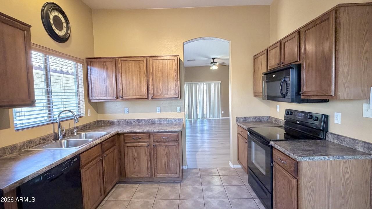 10020 W Wood St - Photo 7 of 23