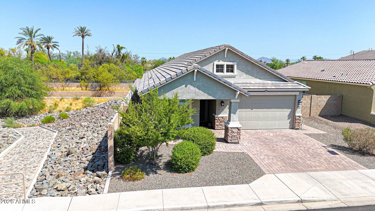 2306 E Branham Ln - Photo 3 of 45