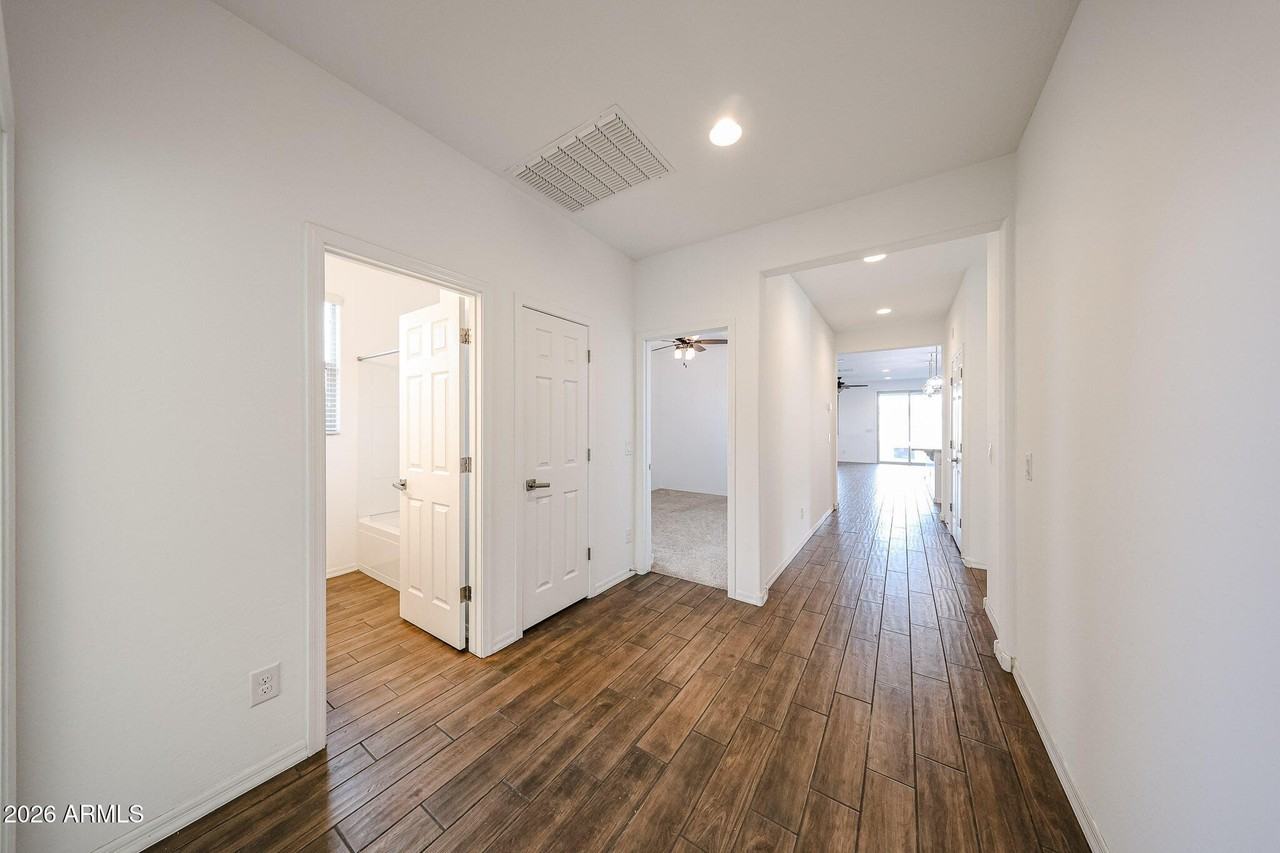 2306 E Branham Ln - Photo 4 of 45