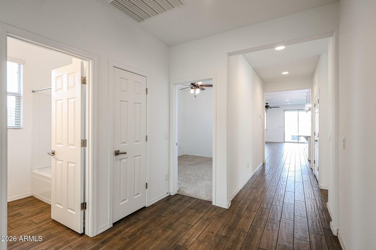 2306 E Branham Ln - Photo 5 of 45