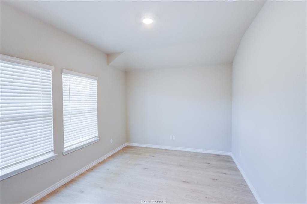 6210 Trado Dr - Photo 4 of 33