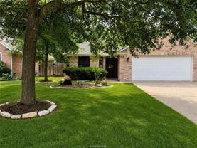 2364 Kendal Green Cir - Photo 1 of 1