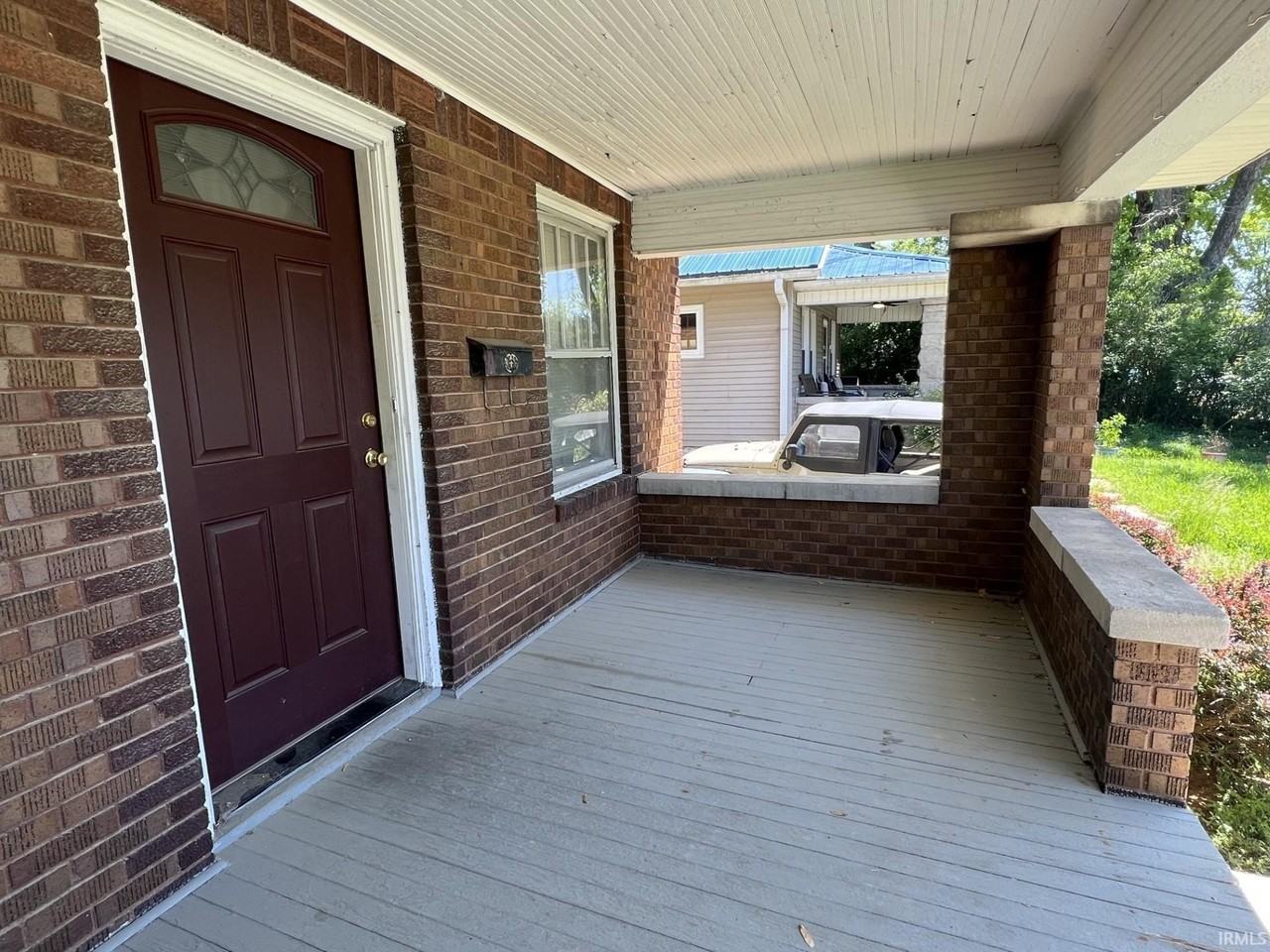 1407 S Washington St - Photo 2 of 11