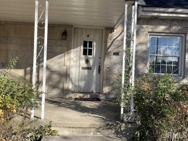 715 S Henderson St - Photo 2 of 28