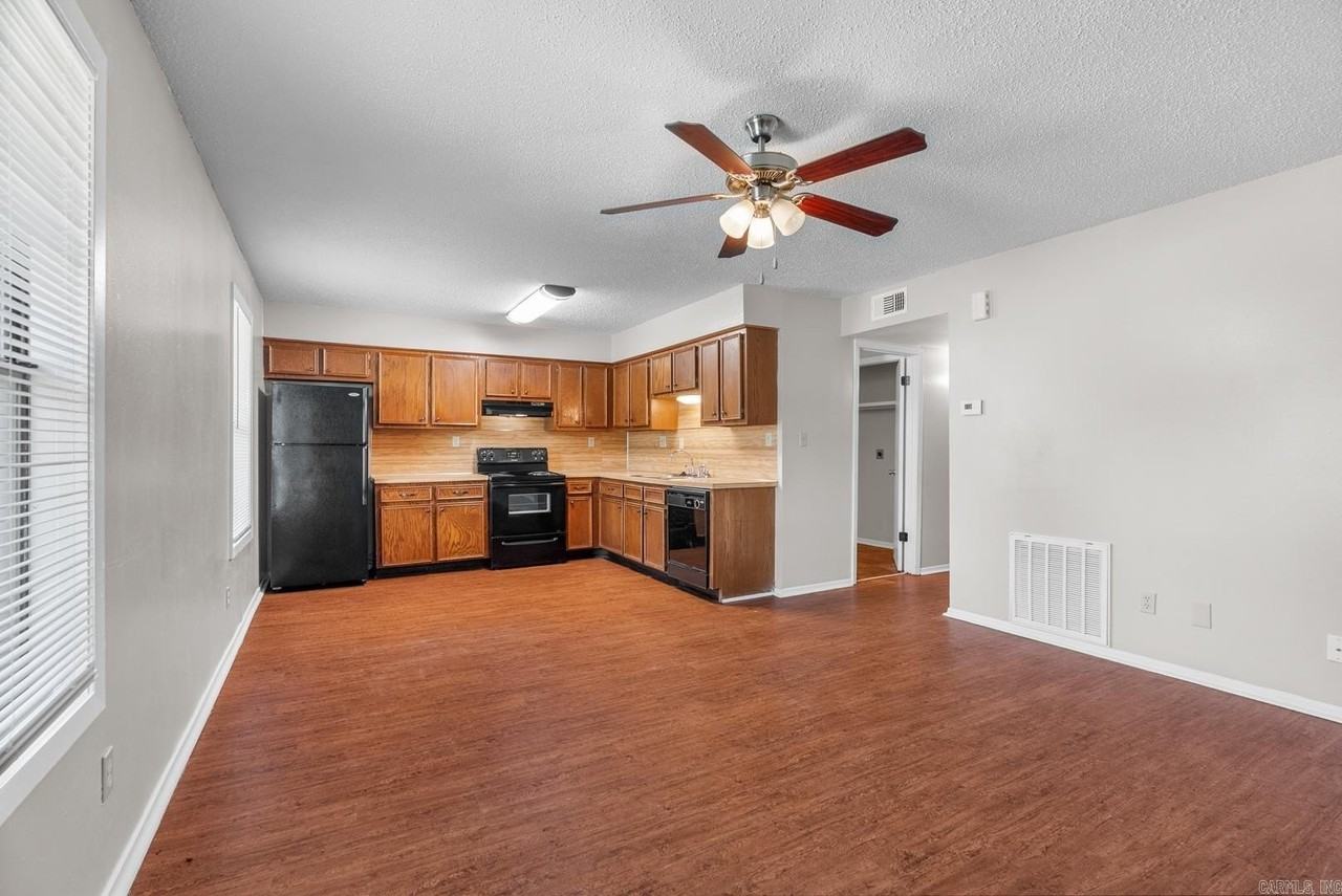 151 Summerwood Dr - Photo 4 of 44