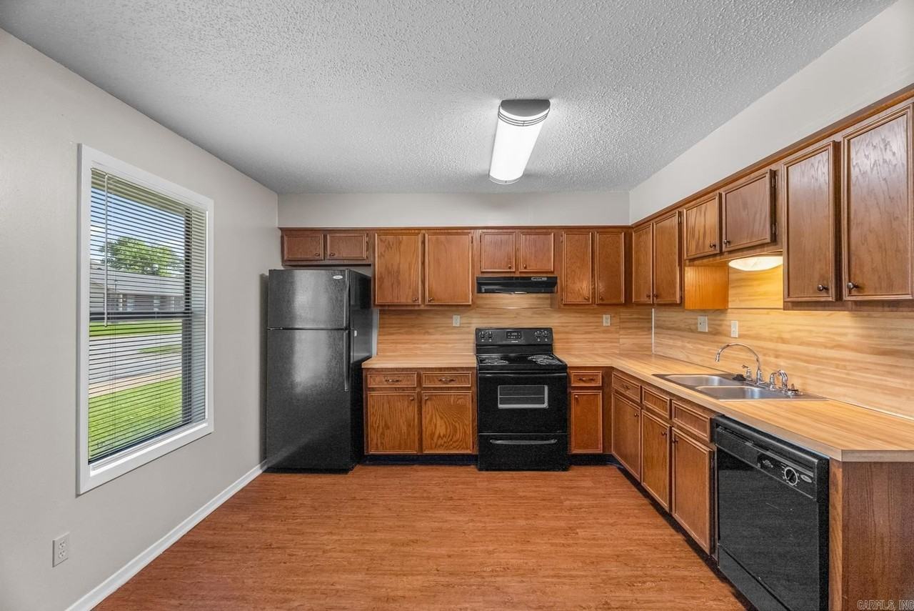 151 Summerwood Dr - Photo 7 of 44