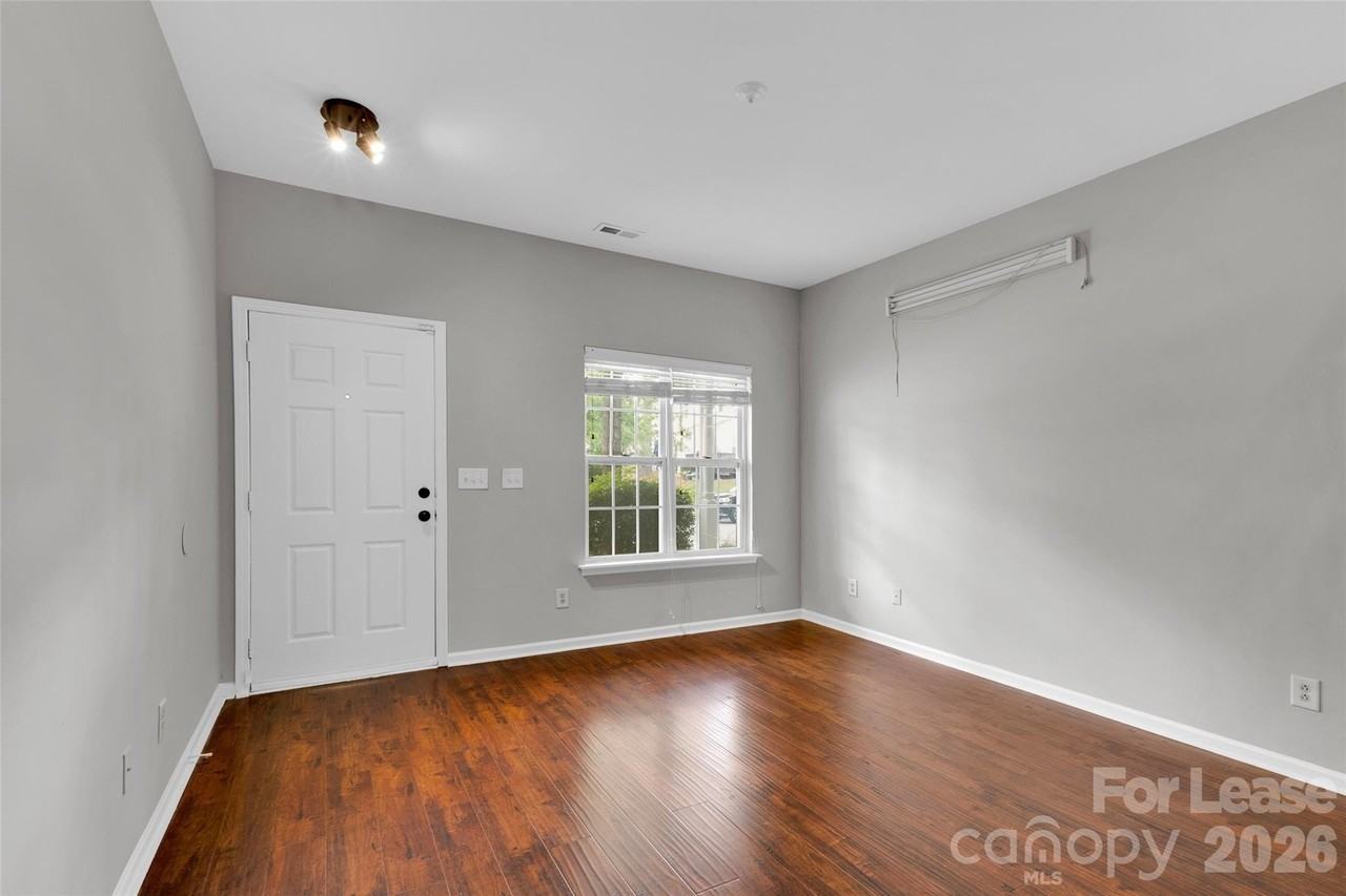 11054 Dixie Hills Dr - Photo 7 of 22