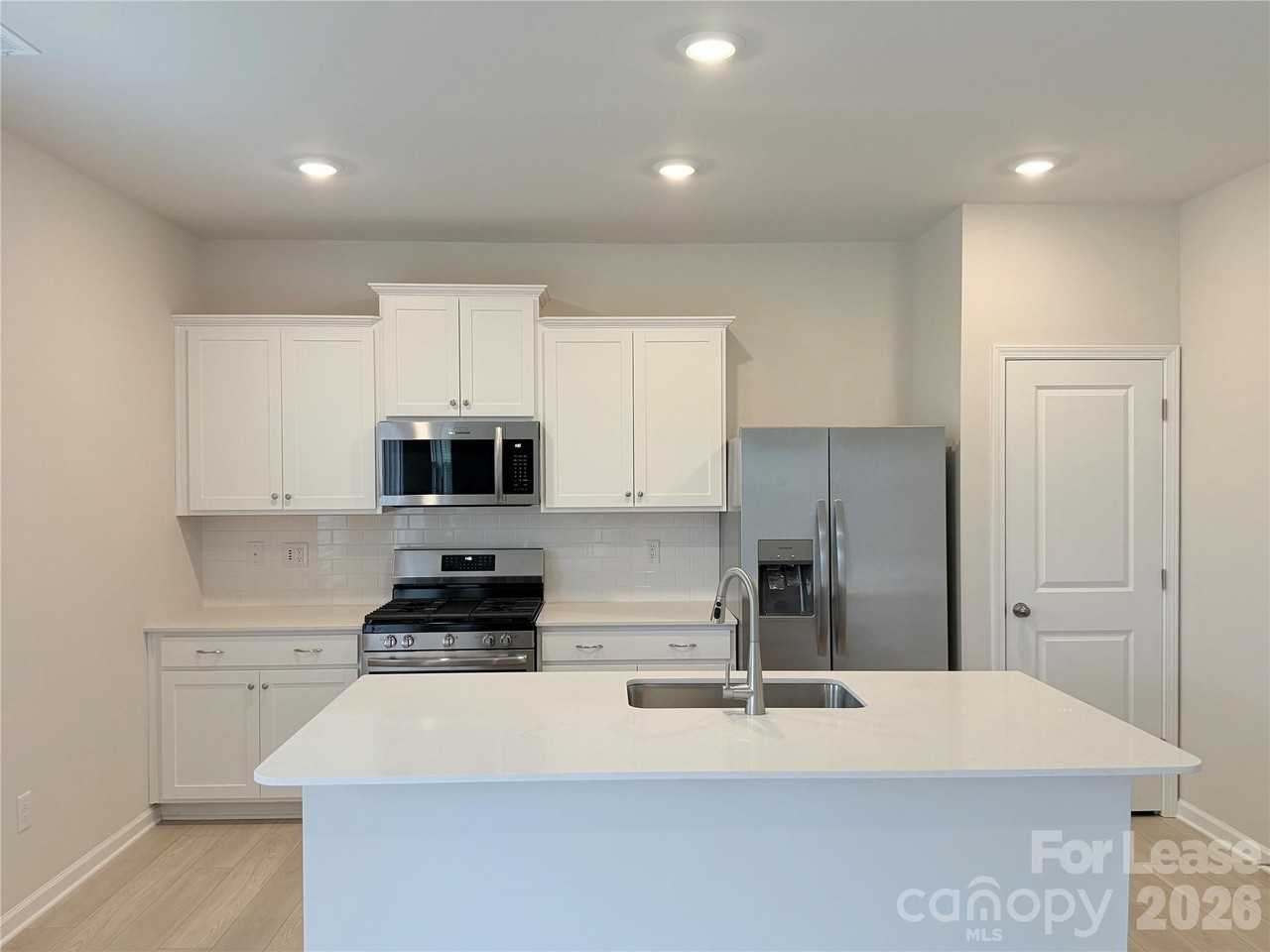 6337 Fairfax Ct - Photo 5 of 24