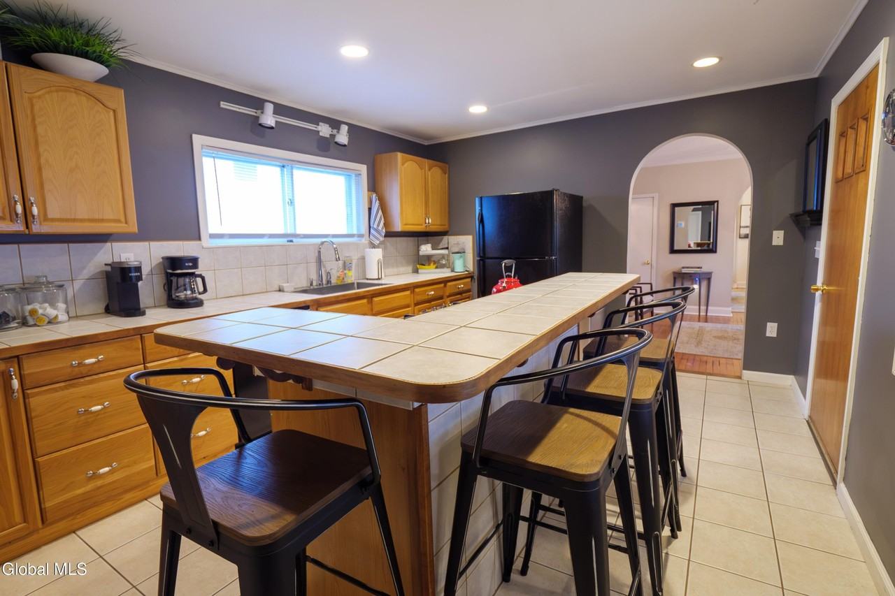 254 Grand Ave - Photo 6 of 16