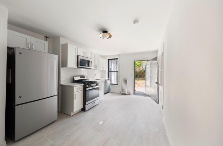 533 Washington Ave - Photo 3 of 10