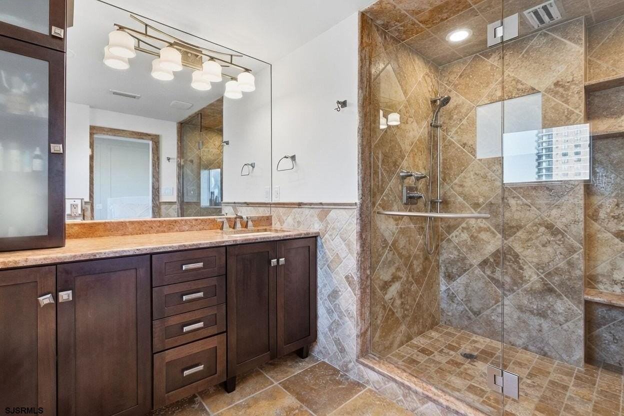 9220 Atlantic Ave - Photo 5 of 13