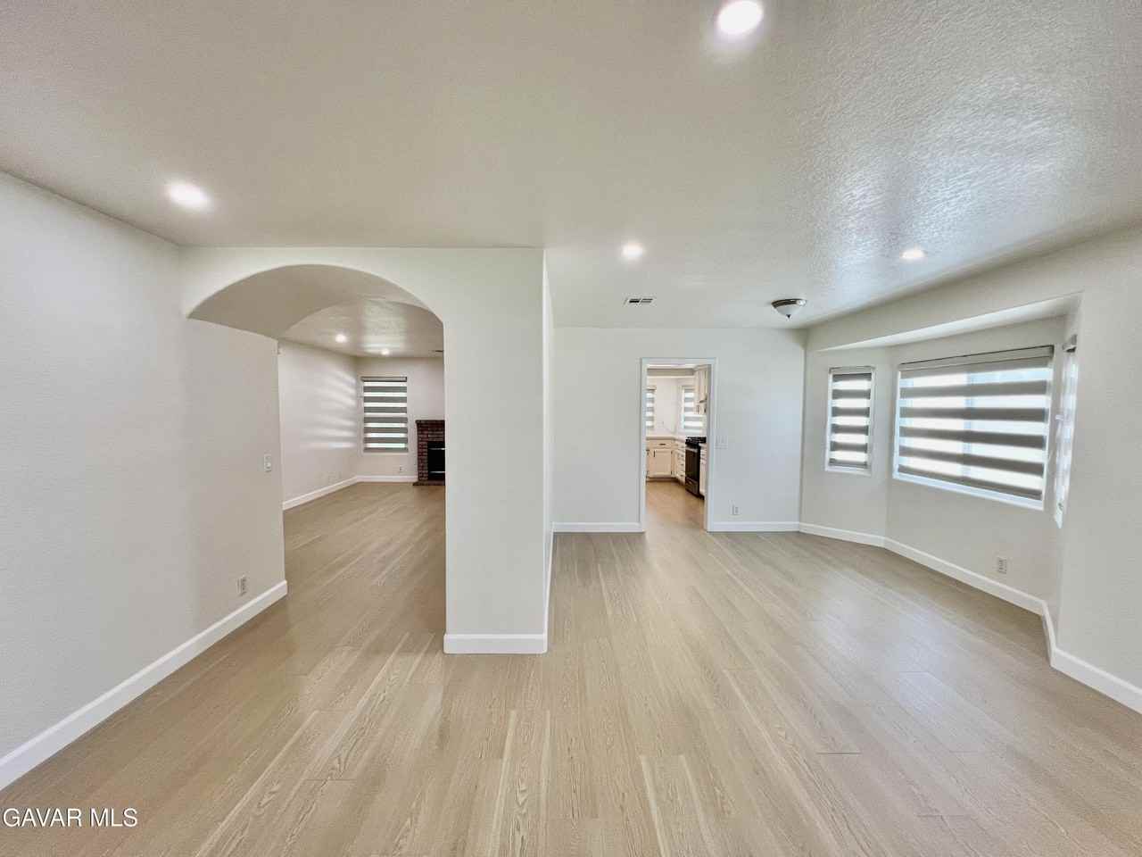 759 E Avenue J6 - Photo 7 of 50