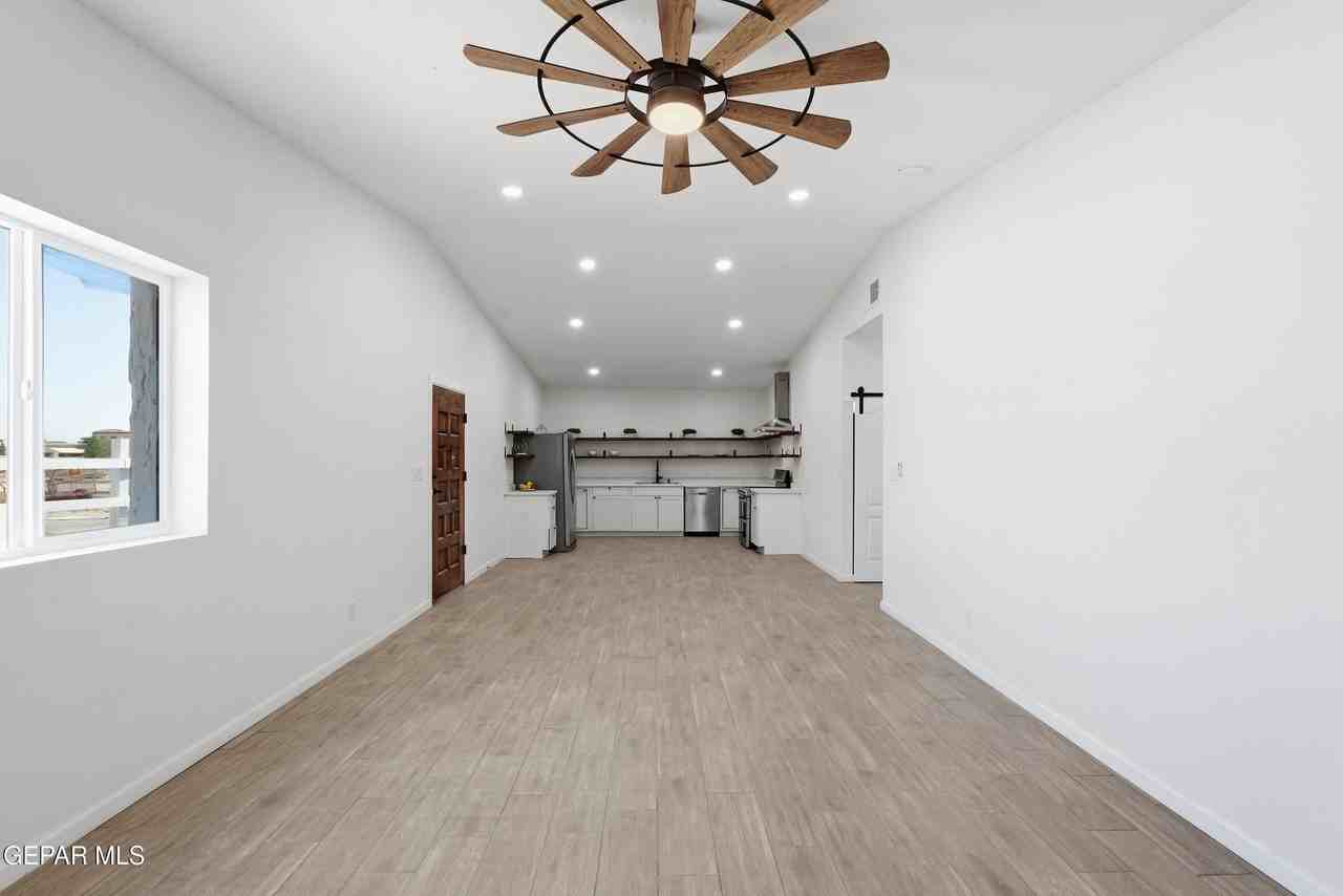 536 James St #B - Photo 4 of 30