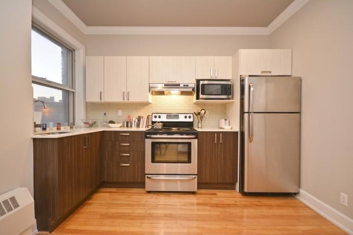 393 Nelson St - Photo 2 of 10