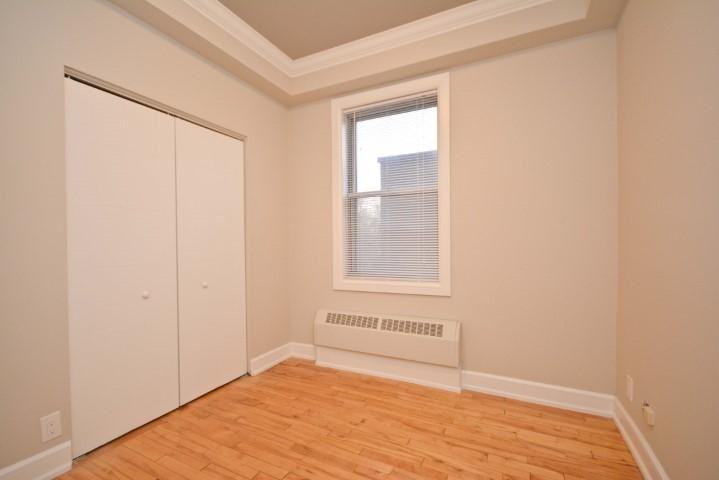 393 Nelson St - Photo 6 of 10