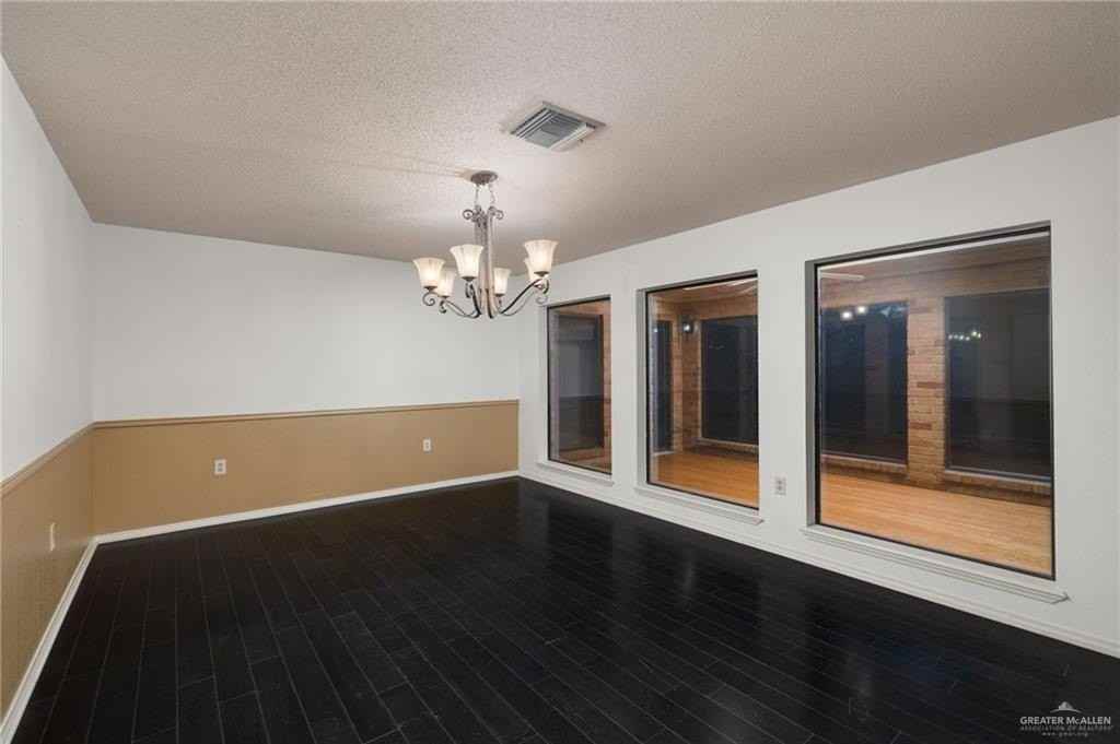 428 Vermont Ave - Photo 7 of 18