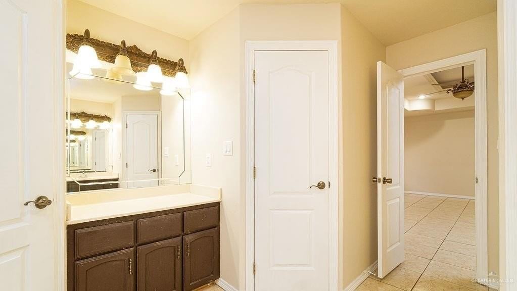 919 Hill Country Rd - Photo 7 of 22