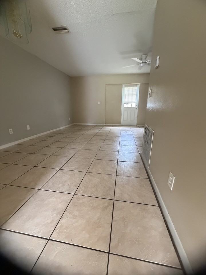 1561 S Boundary St #1 - Photo 4 of 20