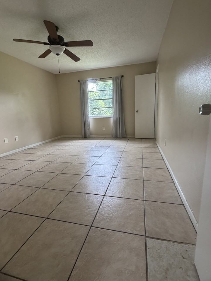 1561 S Boundary St #1 - Photo 7 of 20