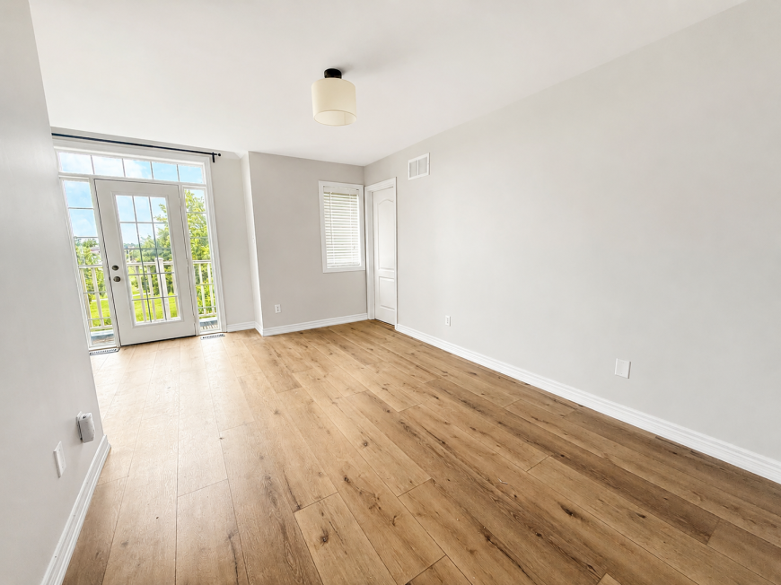 204 Springstead Ave - Photo 3 of 10