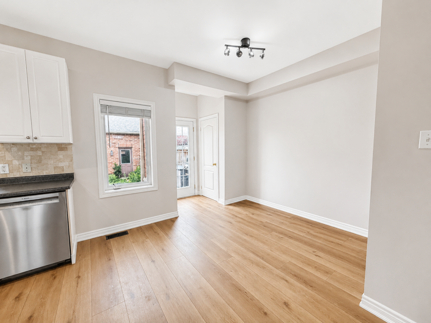 204 Springstead Ave - Photo 6 of 10