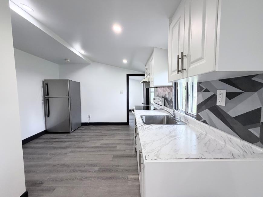85 Mary St Unit 2 - Photo 2 of 10