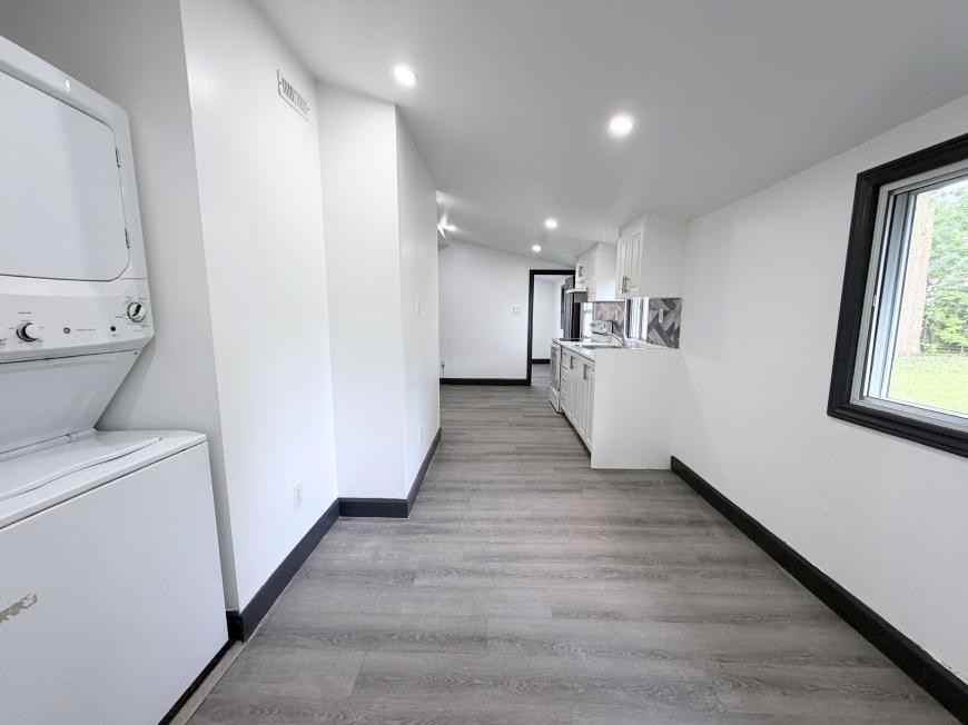 85 Mary St Unit 2 - Photo 4 of 10
