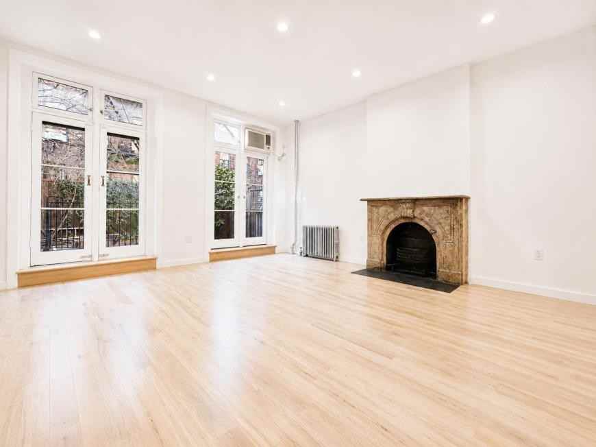 54 W 9th St - Photo 2 of 10
