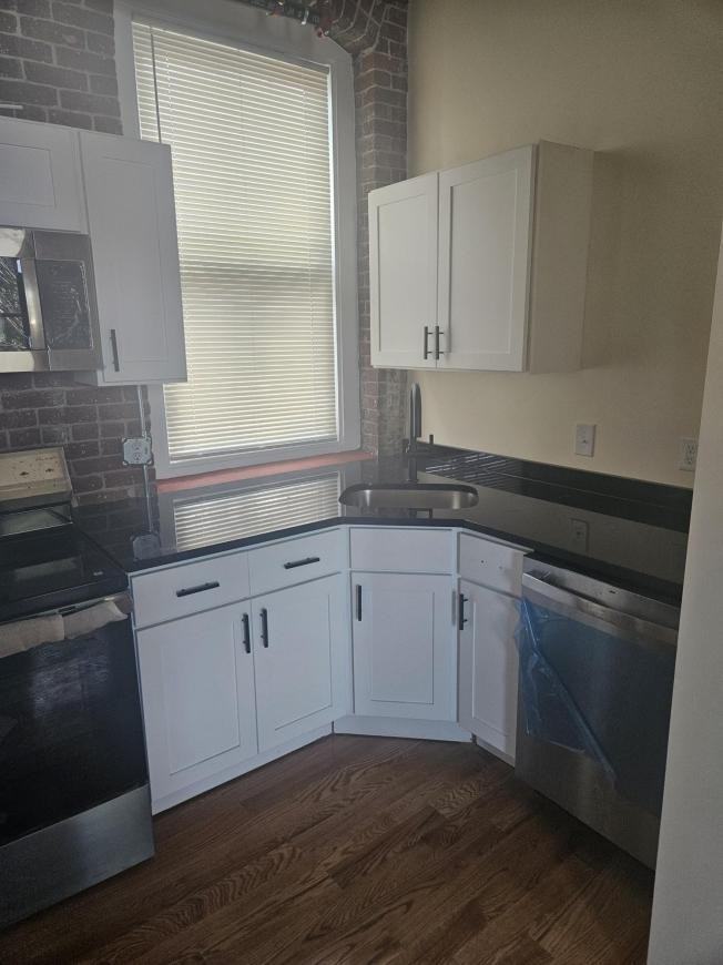 85 Harding St - Photo 4 of 10